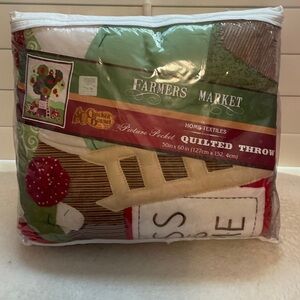 Cracker Barrel Farmers Market Quilted Throw